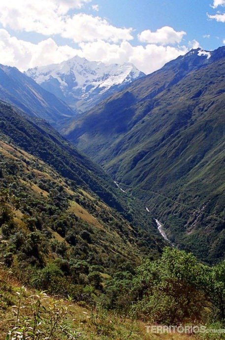 Vale no caminho da montanha Humantay Vale no caminho da montanha Humantay
