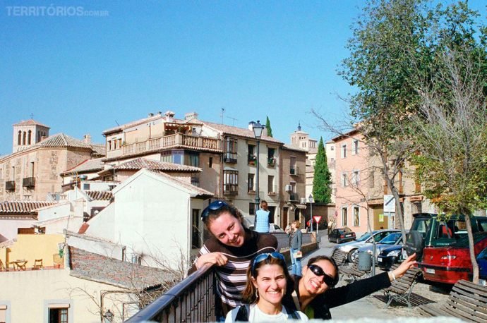 Betu, eu e Ana explorando Toledo a pé