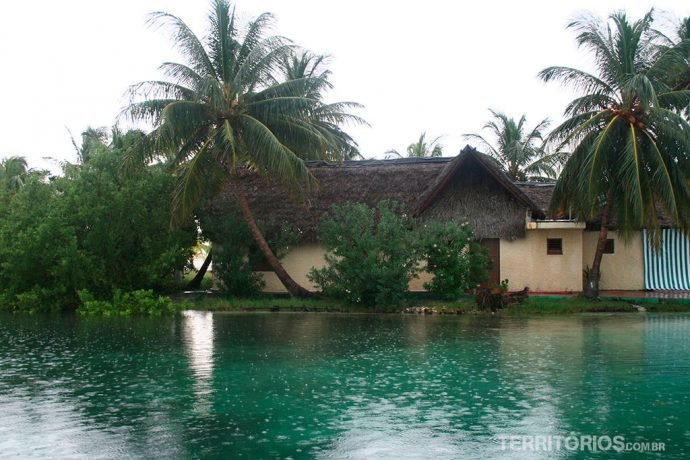 Cayo com chuva