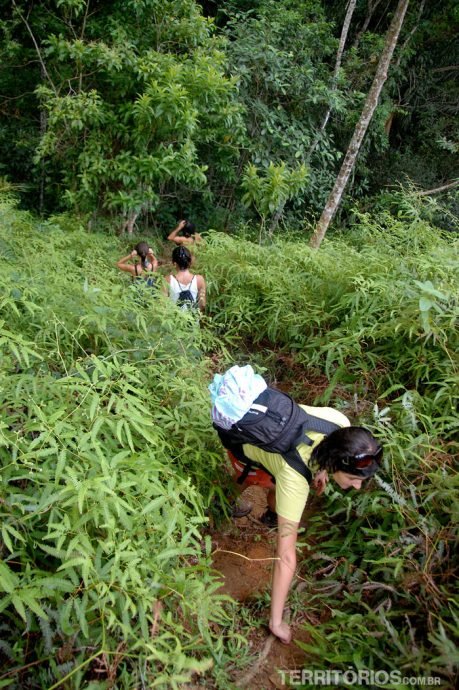 Trilha das pedras escorregadias Trilha das pedras escorregadias