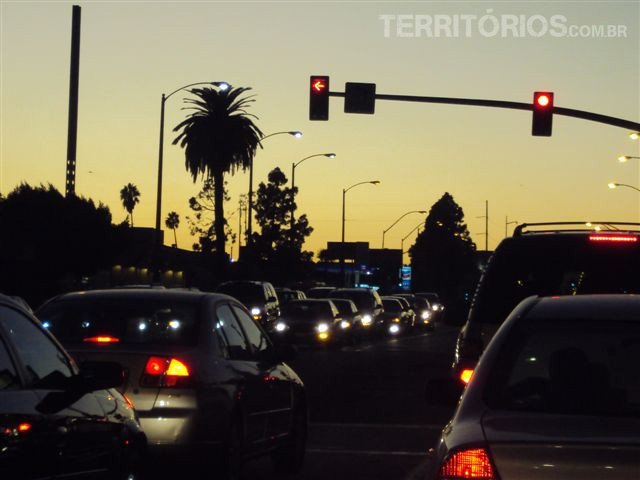 Trânsito em Los Angeles próximo ao aeroporto