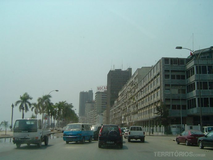 Av. 4 de fevereiro