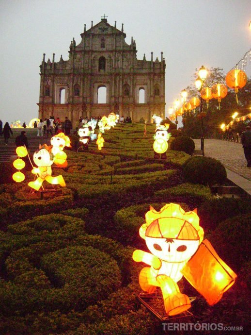 Ruínas da Catedral de São Paulo em Macau decoradas para as olimpíadas Ruínas da Catedral de São Paulo em Macau decoradas para as olimpíadas