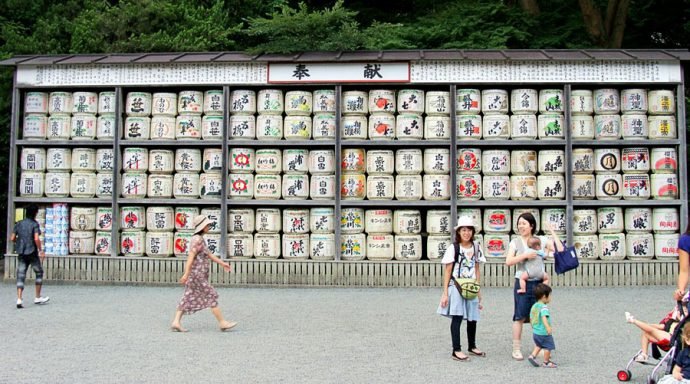 Barris de sake em Kamkura