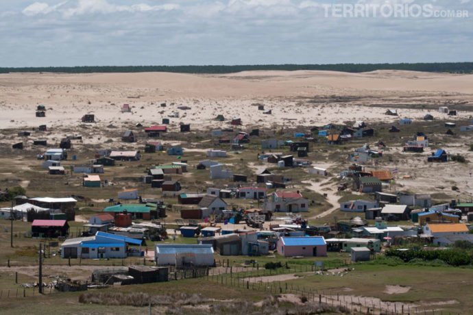 O vilarejo praia inóspita nos anos 2000