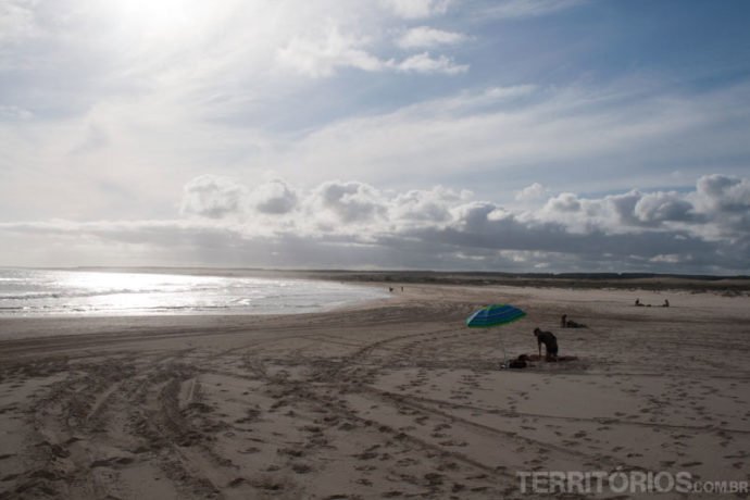 Praia quase deserta