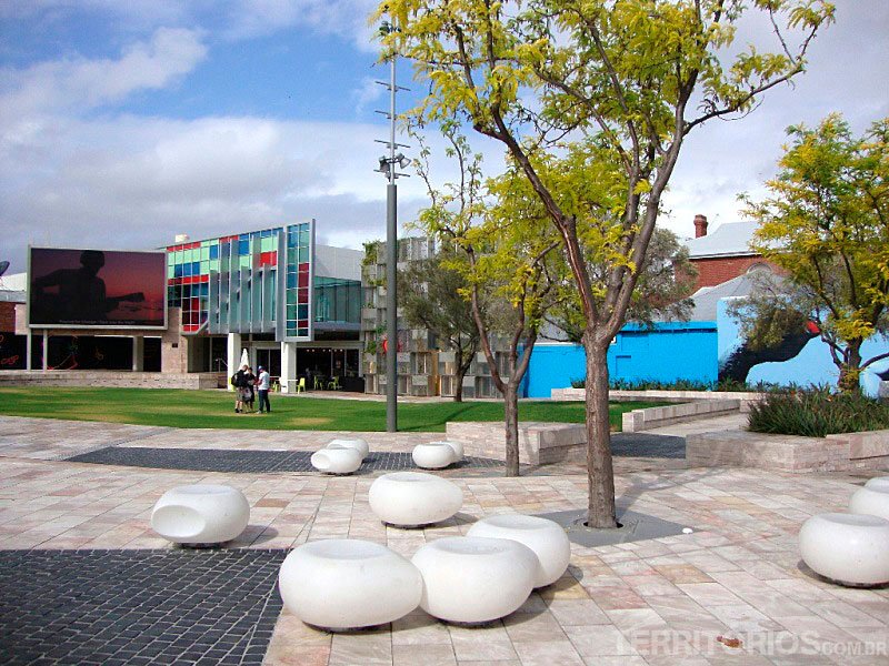 Northbridge Piazza