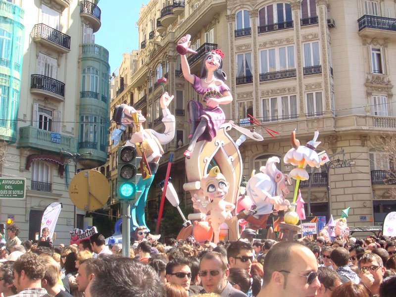 A multidão à espera da Mascletá