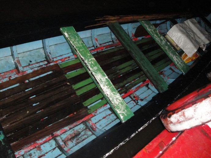 Nossa canoa para caçar jacarés a noite