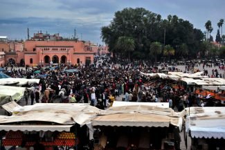 Praça Djemaa el Fna no final da tarde