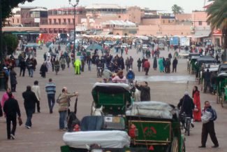 Praça Djemaa el Fna pela manhã
