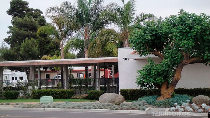 Casa com jardim de cactus