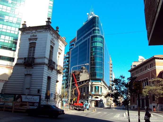 Av. Hipolito Yirigoyen na segunda capital argentina