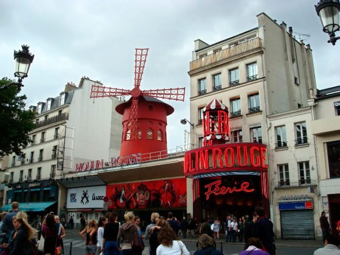 Fachada do Moulin Rouge