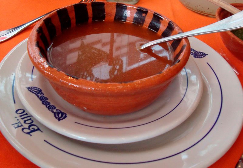 Puchero, sopa com pimenta Puchero, sopa com pimenta