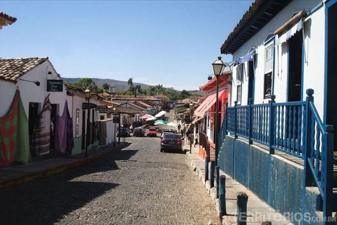 Ruas cheias de lojas de artesanato em Pirenópolis Ruas cheias de lojas de artesanato em Pirenópolis