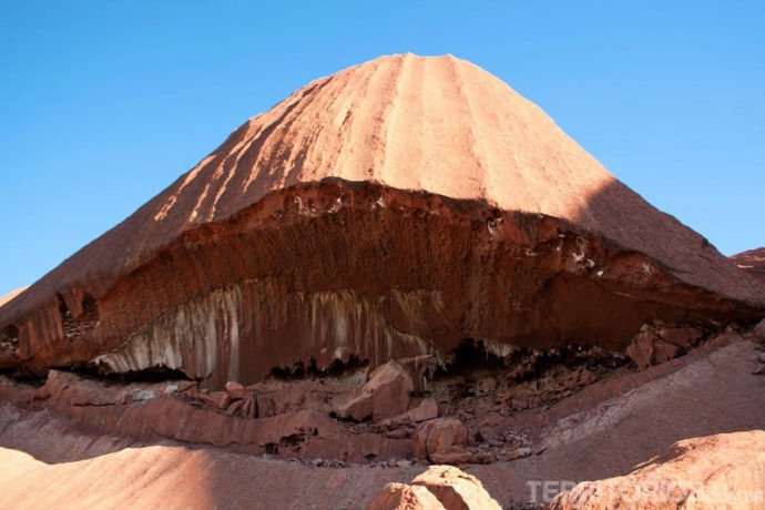 Detalhe da pedra que deixam fotografar mostra a erosão