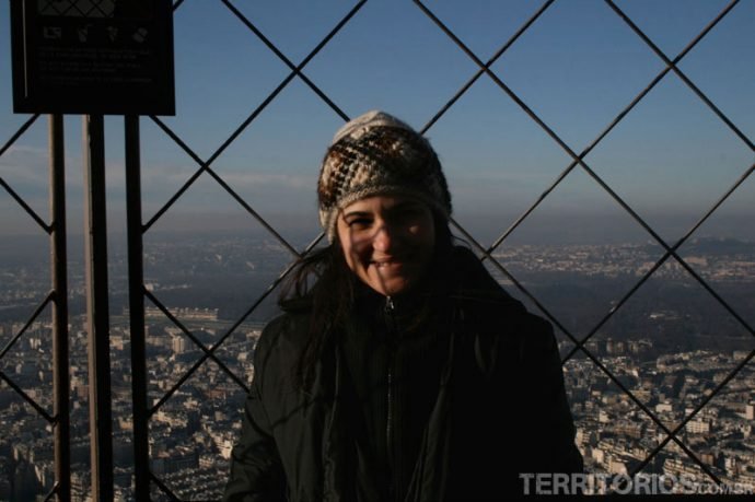 Pedindo para alguém tirar a foto naquele lugar especial