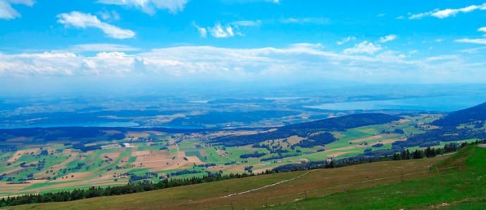 Vista dos lagos Biel/Bienne, Mürten/Morat e Neuchâtel
