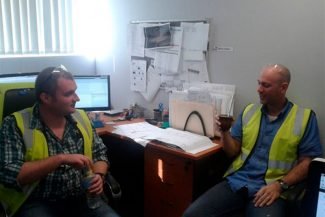 Willie e Tony no trabalho, irlandês e canadense curtiram... Willie e Tony no trabalho, irlandês e canadense curtiram...