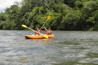Canoagem no rio Iguaçu Canoagem no rio Iguaçu