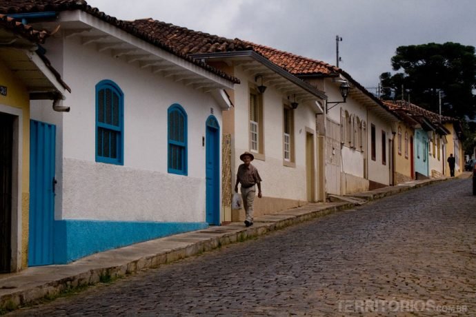 Ladeira e casarios