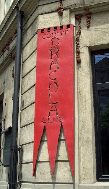 Detalhe na fachada Detalhe na fachada