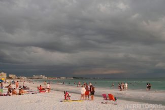 Praia em Sarasota bom mesmo em dia nublado