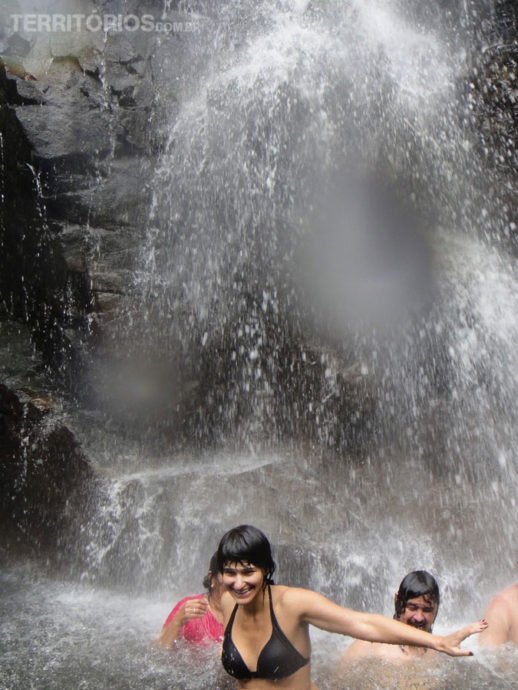 Banho de cachoeira Banho de cachoeira