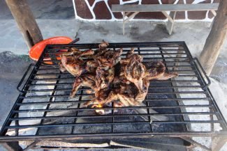 Frango assado típico Frango assado típico