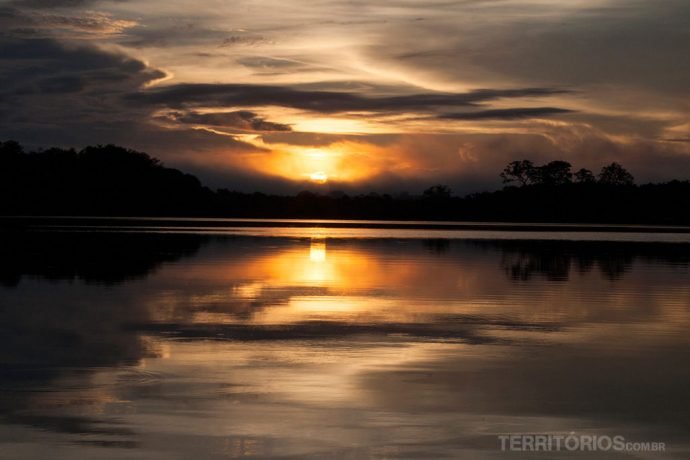 Nascer do sol no rio Juma