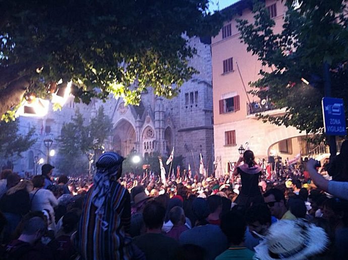 A invasão na cidade, no centro de Mallorca