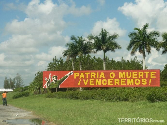Sinalização ideológica nas estradas