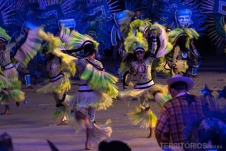 Cultura indígena através da dança Cultura indígena através da dança
