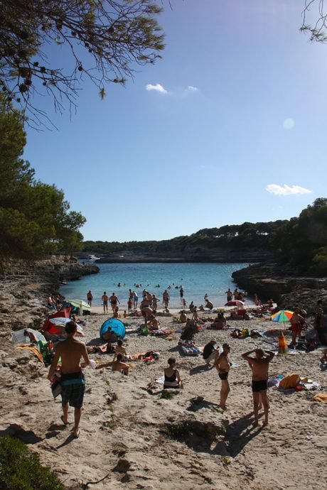 Praia de Cala DOr, sudeste da ilha Praia de Cala DOr, sudeste da ilha
