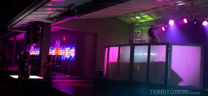 Dj e área vip na Sugar