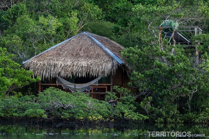 Cabana com aquecimento de água para o banho