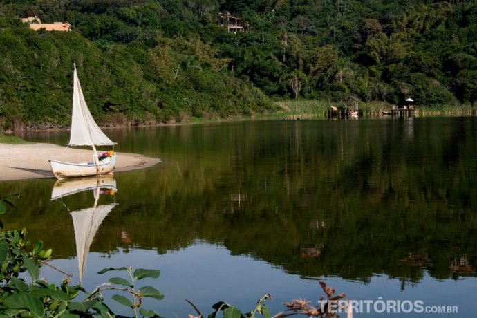 Lagoa Encantada no caminho da praia até a pousada