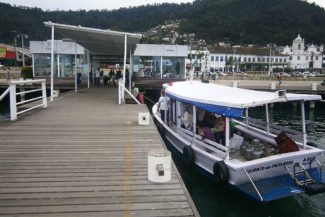 Partida no Cais Santa Luzia, em Angra Partida no Cais Santa Luzia, em Angra