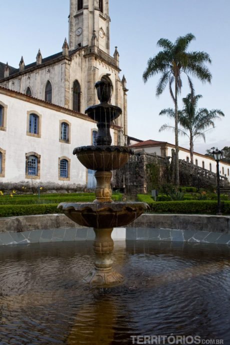 Chafariz no jardim Chafariz no jardim
