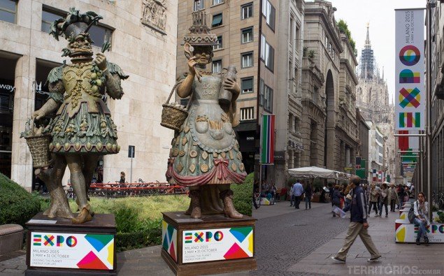 Montagem do centro de Milão esperando a Expo 2015
