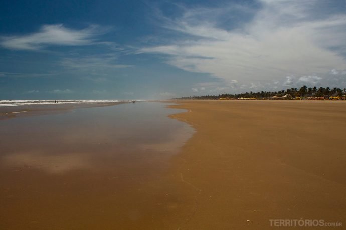 Praia da Atalaia com água morna