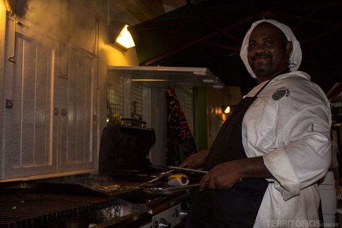 Cozinheiro no Oistins Fish Fry