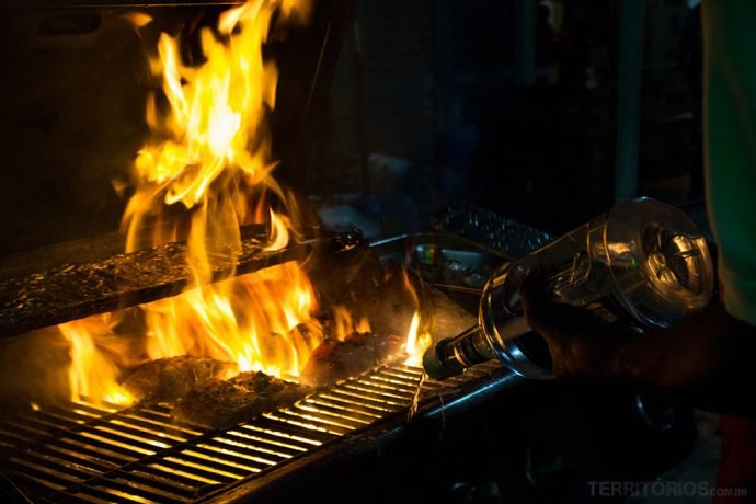 Peixe flambado