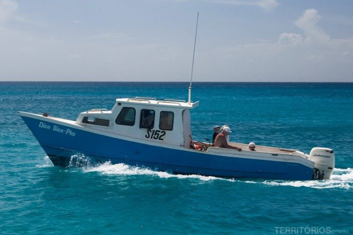 Barcos menores podem ser contratados por dia