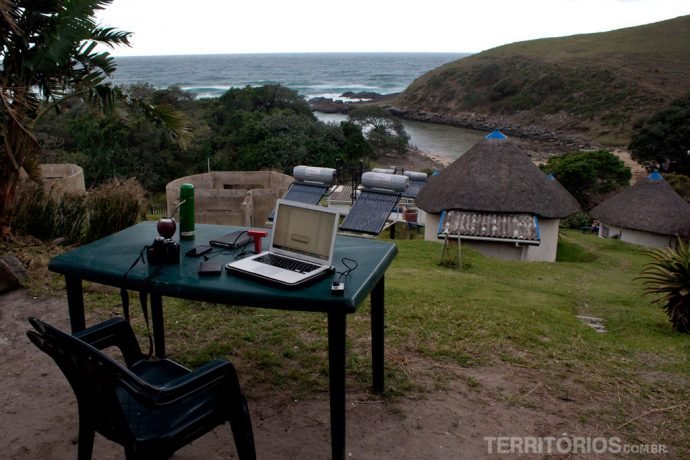 Escritório com vista na cabana do Coffee Shack