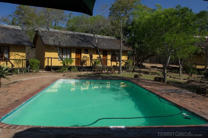 Cabana e piscina no Thorhill Safari Lodge Lodge perto do Kruger Park