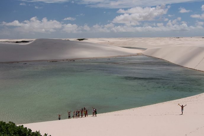 Nós na Lagoa Azul e dunas a perder de vista. Foto de Anderson Spinelli