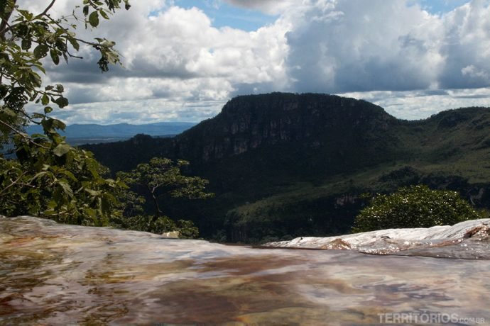 Vista da piscina natural da Cachoeira do Abismo