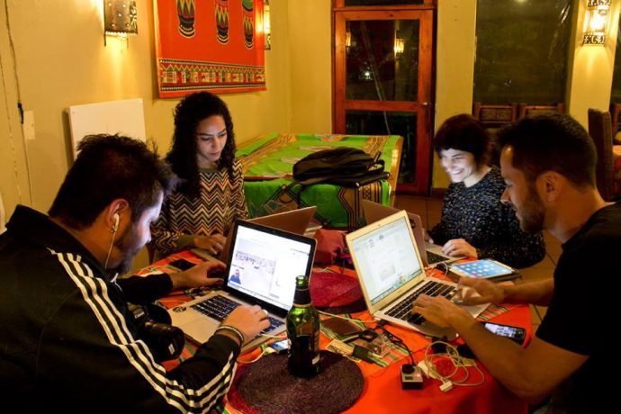 O único registro no hostel foi nosso planejamento para o resto da viagem no lounge
